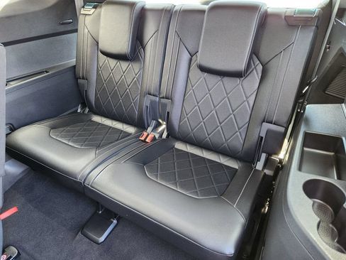 Used 2025 Volkswagen Atlas SEL Premium R-Line AWD/4WD image 28