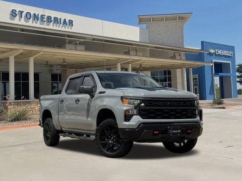 Used 2024 Chevrolet Silverado 1500 Custom Trail Boss w/ LPO, Dark Essentials Package AWD/4WD image 2