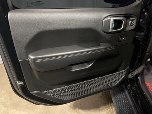 Used 2022 Jeep Wrangler Unlimited Sahara w/ Cold Weather Group image 12