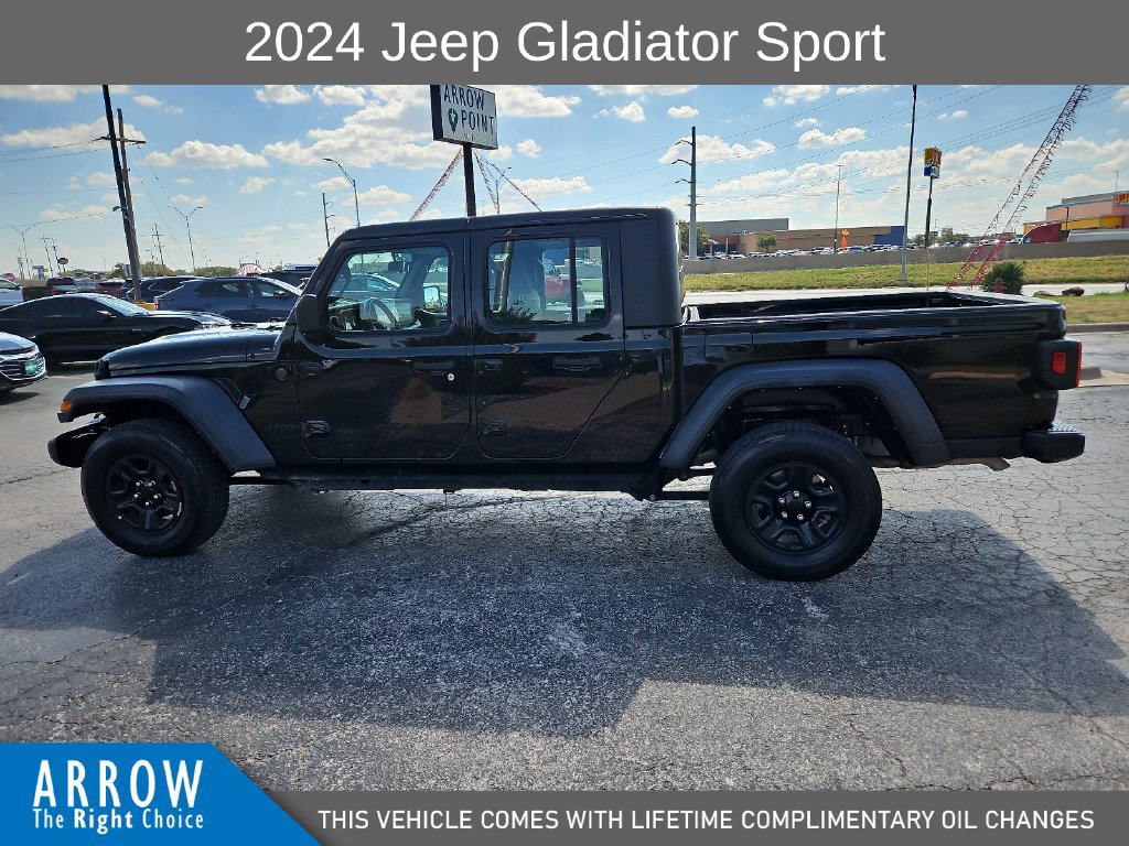 Used 2024 Jeep Gladiator Sport AWD/4WD image 7