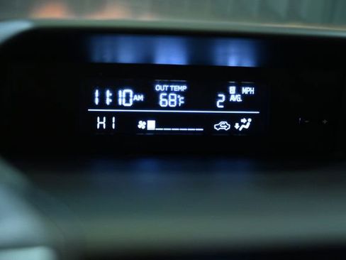 Used 2023 Subaru Crosstrek 2.0i Premium image 31