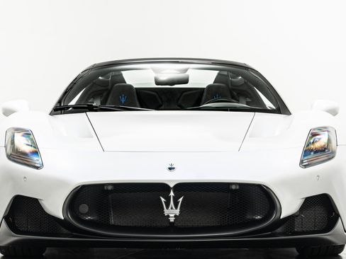 Used 2023 Maserati MC20 Spyder RWD image 4