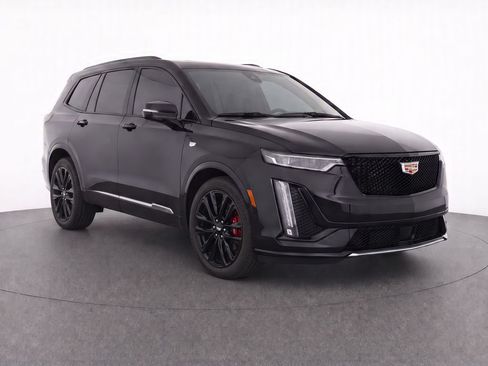 Used 2024 Cadillac XT6 Sport w/ Technology Package AWD/4WD image 2