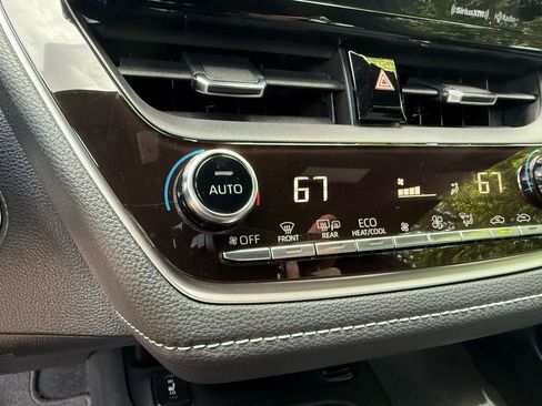 Used 2019 Toyota Corolla XSE FWD image 26
