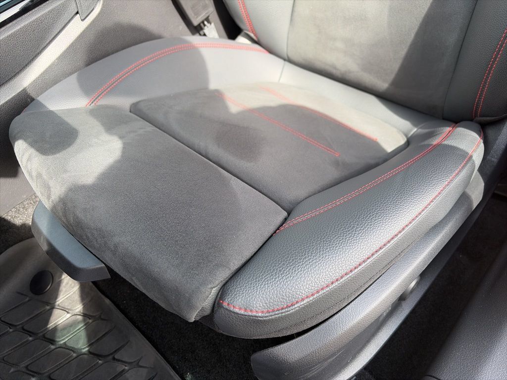 Used 2025 Mercedes-Benz CLA 35 AMG 4MATIC image 22
