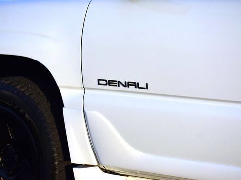 Used 2006 GMC Yukon XL Denali AWD/4WD image 8