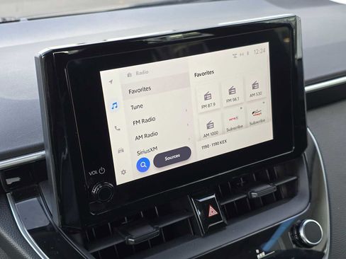 Used 2023 Toyota Corolla LE image 31