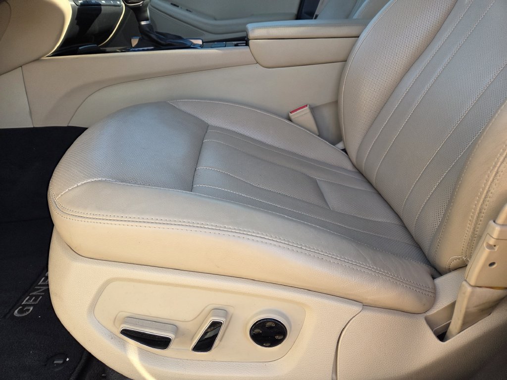 Used 2020 Genesis G80 3.8 RWD image 15