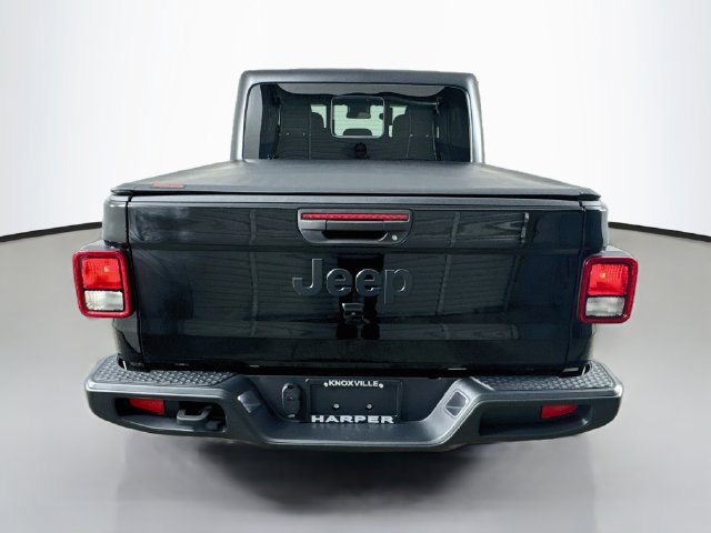 Used 2025 Jeep Gladiator Sport AWD/4WD image 9