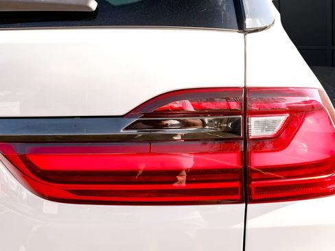 Used 2021 BMW ALPINA XB7 image 43