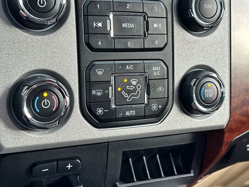 Used 2014 Ford F250 King Ranch image 19