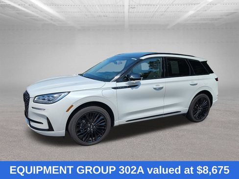 Used 2025 Lincoln Corsair Grand Touring w/ Equipment Group 302A AWD/4WD image 4