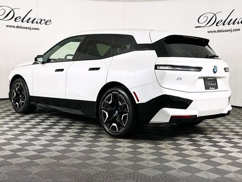 Used 2022 BMW iX xDrive50 w/ Premium Package image 4