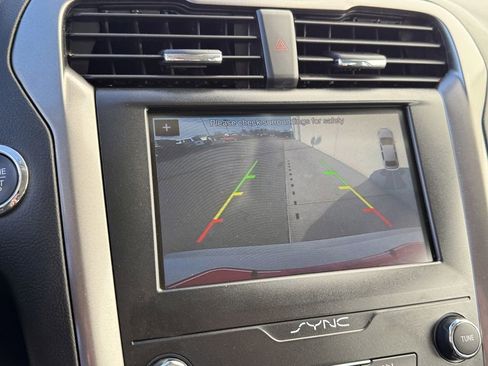 Used 2019 Ford Fusion SE image 23