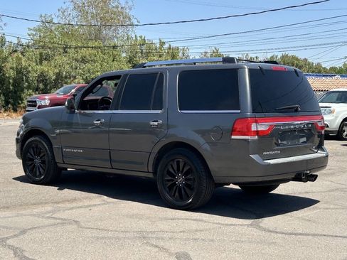Used 2015 Lincoln Navigator 4WD image 5
