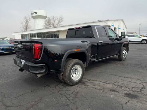 New 2026 GMC Sierra 3500 Denali Ultimate w/ LPO, Black Badging Package AWD/4WD image 8