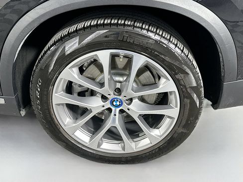 Certified 2024 BMW X5 xDrive50e w/ Premium Package AWD/4WD image 32