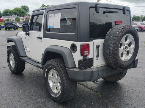 Used 2013 Jeep Wrangler Sport AWD/4WD image 7