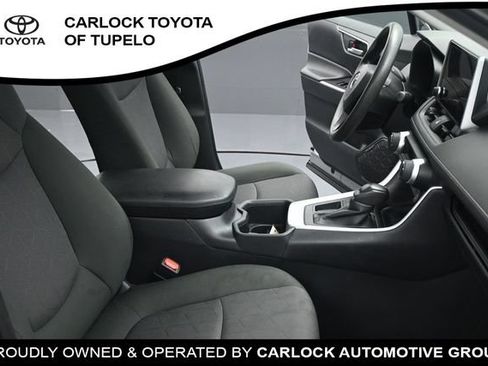 Used 2025 Toyota RAV4 XLE FWD image 41
