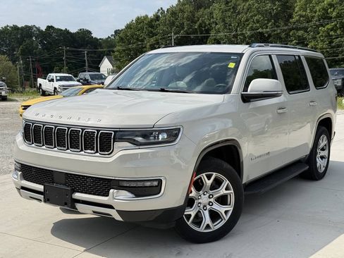 Used 2022 Jeep Wagoneer Series II AWD/4WD image 3