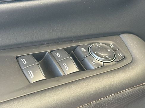 New 2026 Chevrolet Suburban High Country AWD/4WD image 12