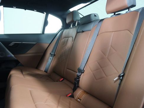 Used 2025 BMW i5 xDrive40 w/ Executive Package image 16