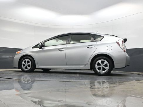 Used 2015 Toyota Prius Two image 28