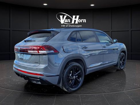 New 2026 Volkswagen Atlas Cross Sport SEL R-Line image 3