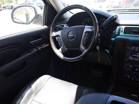 Used 2011 GMC Yukon Denali AWD/4WD image 21