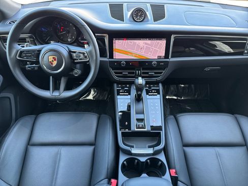 Certified 2026 Porsche Macan AWD/4WD image 6