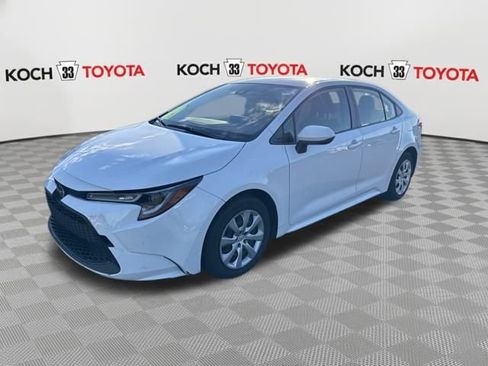 Used 2021 Toyota Corolla LE w/ Carpet Mat Package (TMS) image 3
