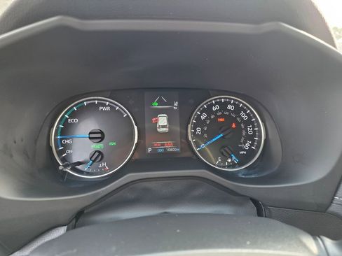 Used 2022 Toyota RAV4 LE image 18