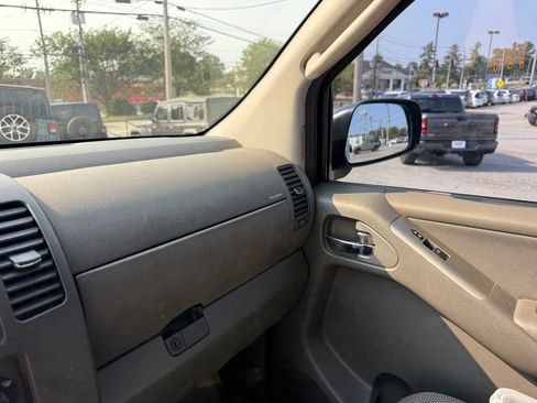 Used 2008 Nissan Pathfinder S AWD/4WD image 19