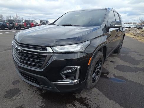 Used 2022 Chevrolet Traverse LT image 17