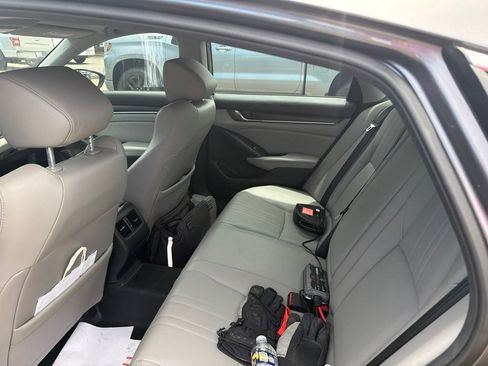 Used 2020 Honda Accord Touring image 17