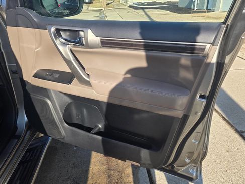 Used 2023 Lexus GX 460 Premium image 32
