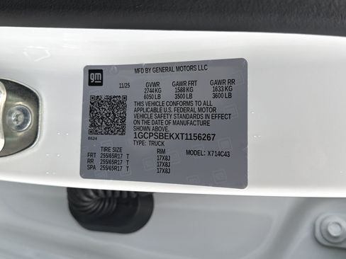 Used 2026 Chevrolet Colorado W/T RWD image 37