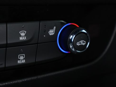 Used 2024 Buick Enclave Essence w/ Experience Buick Package image 5