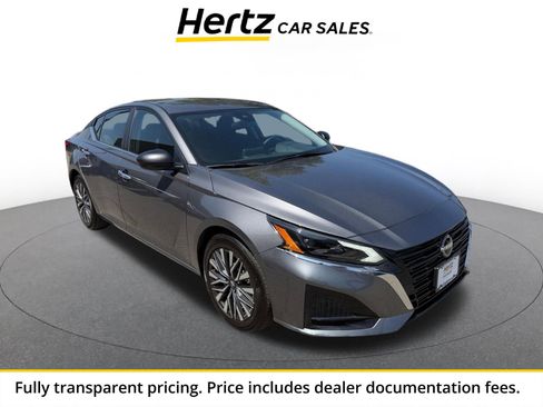 Used 2025 Nissan Altima 2.5 SV FWD image 1