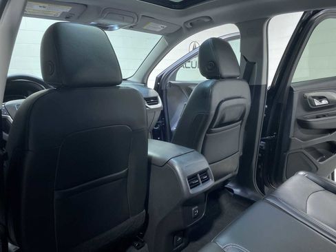 Used 2022 GMC Terrain SLT w/ Infotainment Package II image 12