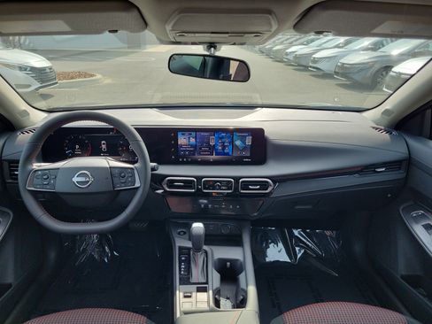 New 2026 Nissan Sentra SR w/ Floor Mat Package FWD image 9