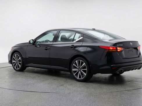 Used 2025 Nissan Altima 2.5 SV image 6