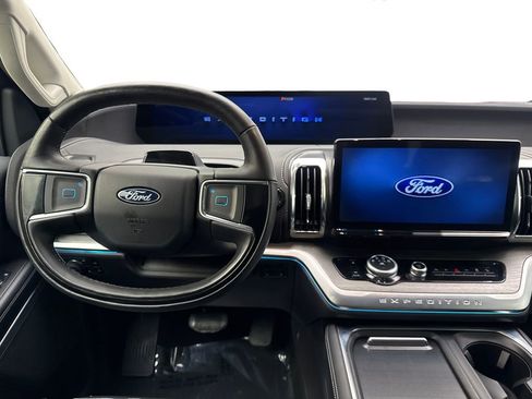 Used 2025 Ford Expedition Platinum AWD/4WD image 57