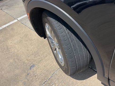 Used 2025 Cadillac XT4 Premium Luxury FWD image 38