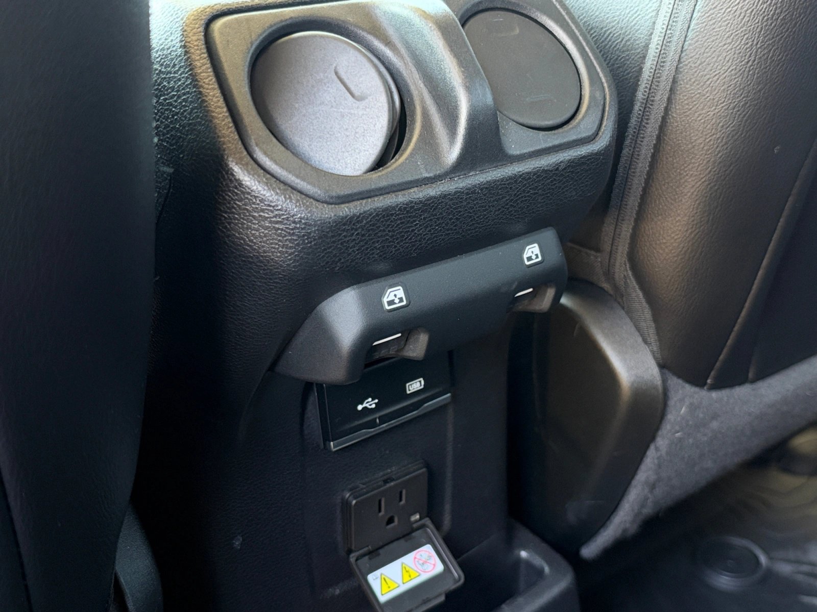 Used 2020 Jeep Wrangler Unlimited Sahara AWD/4WD image 21