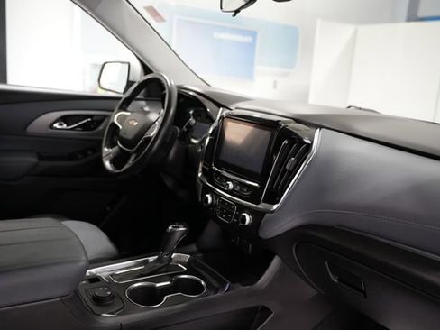 Used 2018 Chevrolet Traverse LT image 23