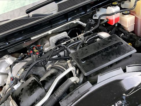 Used 2024 Chevrolet Silverado 2500 LT AWD/4WD image 32