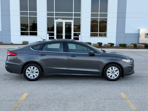 Used 2019 Ford Fusion S image 4