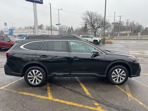 Certified 2022 Subaru Outback Premium image 4