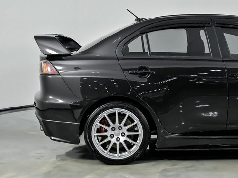 Used 2015 Mitsubishi Lancer Evolution GSR image 13